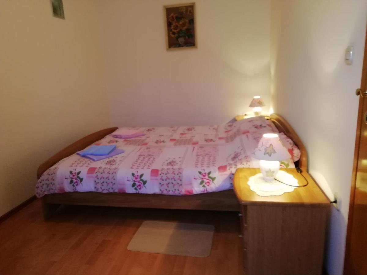 Apartmani Vesna Buje Exteriör bild