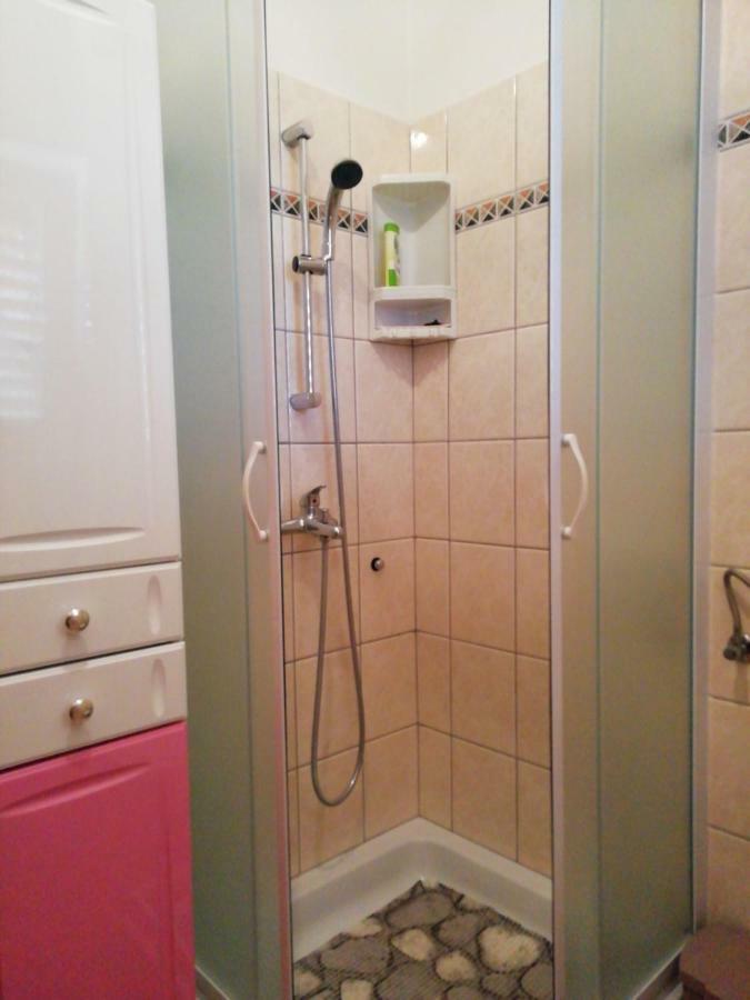 Apartmani Vesna Buje Exteriör bild